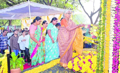 ● ఎస్పీ జానకీషర్మిల ● పోలీస్ అమరులకు ఘన నివాళి