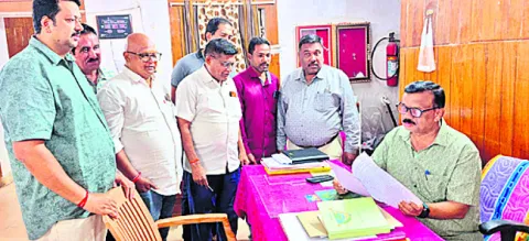 ‘తేనెటీగల దాడిపై దర్యాప్తు చేయండి’