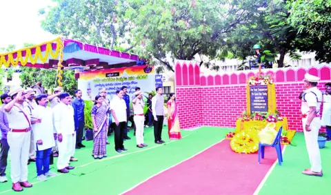 పోలీస్ అమరవీరుల త్యాగాలు చిరస్మరణీయం