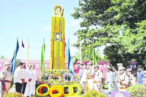 సమాజ భద్రతకు ప్రతీక పోలీసుల త్యాగం 