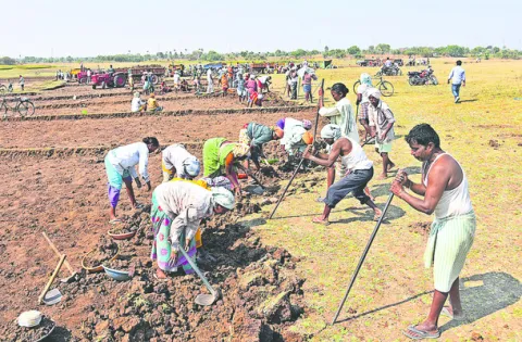 ఊరూరా