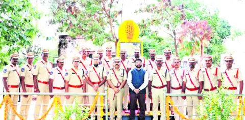 పోలీసులు ప్రాణరక్షకులు