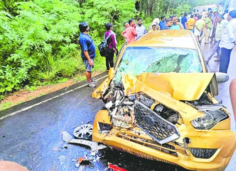 శ్రీశైలం ఘాట్‌లో రోడ్డు ప్రమాదం 