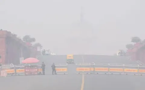 Delhi air pollution hits 4 year high on Diwali