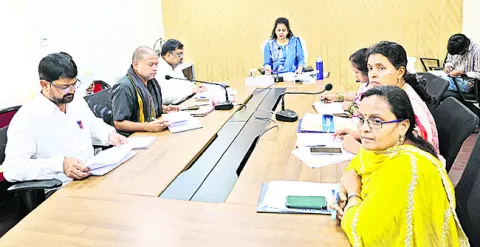 రీసర్వే షెడ్యూల్‌ ప్రకారం పూర్తి చేయాలి 