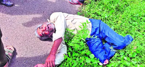 వ్యాన్‌ ఢీకొని యువకుడి మృతి