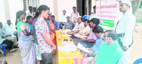 కొండరెడ్లకు చేయూతనిస్తాం