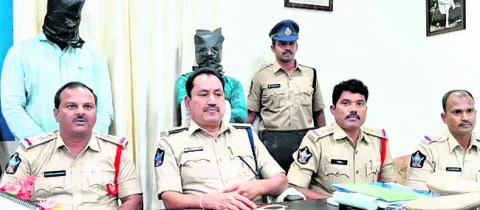 విద్యుత్‌ ఉచ్చు కేసులో నిందితుల అరెస్ట్‌