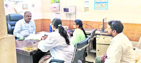 ఉద్యోగులు సమయపాలన పాటించాలి