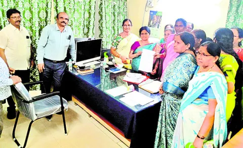 21 మందికి పబ్లిక్‌ హెల్త్‌ నర్సులుగా పదోన్నతి 