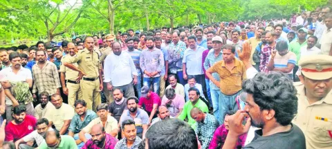 మరో 1,200 మంది  తొలగింపునకు చర్యలు? 
