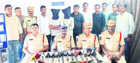 అంతర్రాష్ట్ర దొంగల అరెస్ట్‌