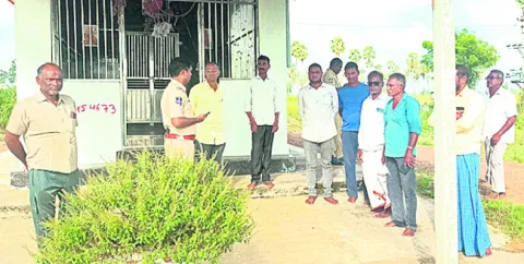 రెండు ఆలయాల్లో దొంగతనం