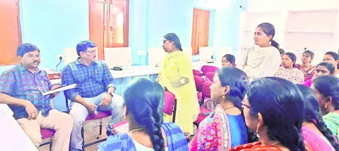 దామెరకుంట గురుకులంలో విచారణ