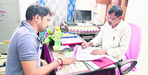 ఏఎస్‌డబ్ల్యూవోగా ధర్మానంద్‌గౌడ్‌ బాధ్యతల స్వీకరణ
