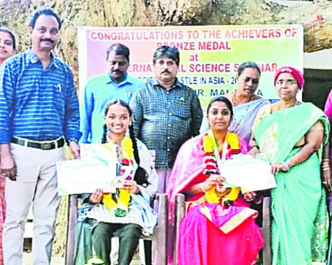 అంతర్జాతీయ సైన్స్‌ సెమినార్‌లో ప్రతిభ 