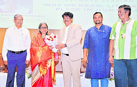 విలువలతో కూడిన సాహిత్యంతో మానవ సంబంధాలు మెరుగు 