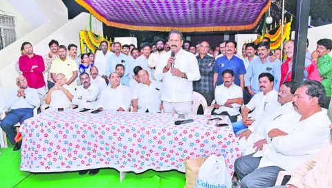 ఉపాధ్యాయ సమస్యల పరిష్కారానికి కృషి