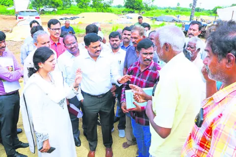 ధాన్యం తడవకుండా చూసుకోవాలి