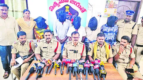 అసభ్యంగా ప్రవర్తించాడని అంతం చేశారు