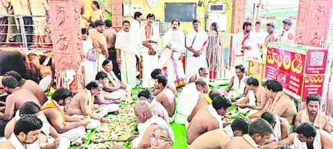 వాడపల్లి వెంకన్నకు రూ.1.87 కోట్ల ఆదాయం