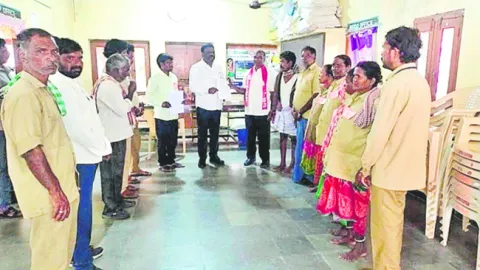 శ్రీశైలం– హైదరాబాద్‌ రహదారిని విస్తరించాలి 
