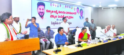 మంత్రి వివేక్‌కు హరీశ్‌ రావు కౌంటర్‌