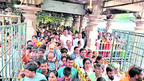 శ్రీశైలంలో కార్తీక మాసోత్సవాలు ప్రారంభం