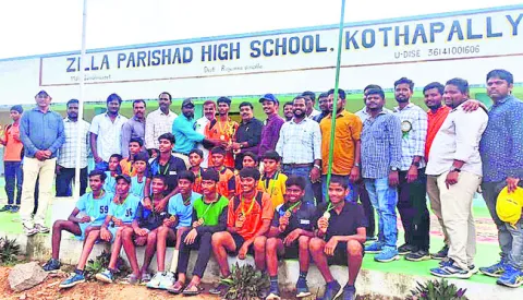 హ్యాండ్బాల్ విజేత రాజన్నసిరిసిల్ల
