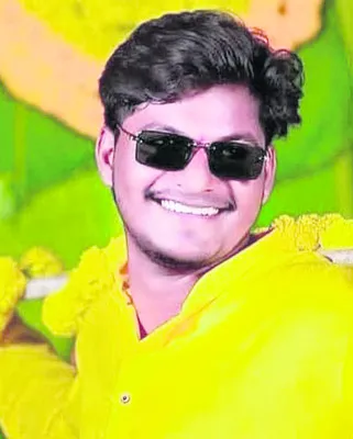 ఉరి వేసుకుని యువకుడి ఆత్మహత్య 