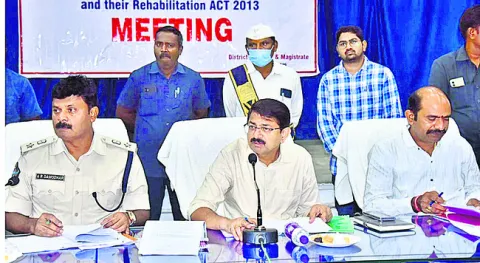 శ్మశానాల రోడ్ల కోసం ఉపాధి నిధులతో ప్రతిపాదన