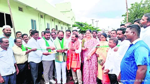 పత్తి కొనుగోలు కేంద్రాలు ప్రారంభం