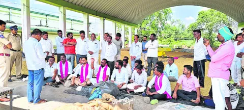 సోయా కొనుగోళ్లు ప్రారంభించాలి