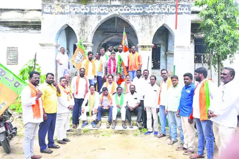 హామీల అమలులో కాంగ్రెస్ విఫలం
