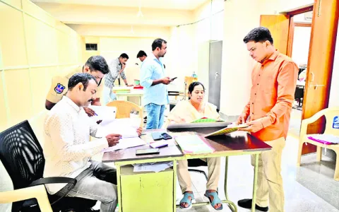 మద్యం షాపులకు 1,658 దరఖాస్తులు