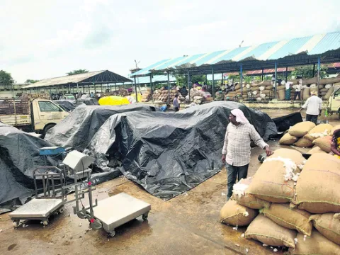 అన్నదాత గుండెల్లో దడ