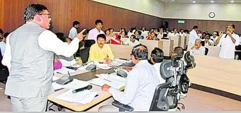 పులి వీరంగం!