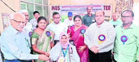 మహిళలు స్వశక్తితో ఎదగాలి.. 
