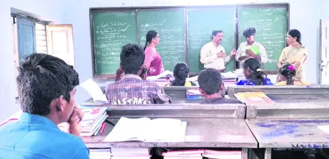 మద్యం టెండర్లు 2,766