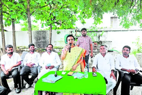 అసత్య ప్రచారాన్ని ఎండగట్టాలి