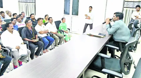 ప్రతిష్టాత్మకంగా చెస్పోటీలు నిర్వహించాలి