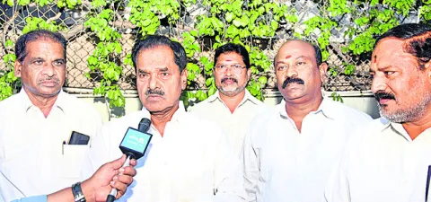ప్రాణాలర్పించైనా ప్రైవేటీకరణను అడ్డుకుంటాం