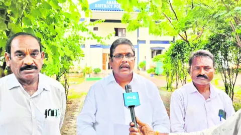 యాదవ నేతపై దుర్భాషలు 