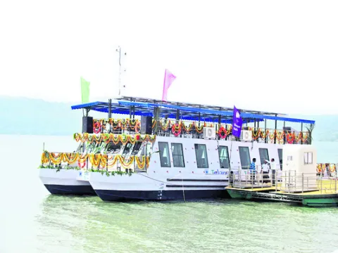 కృష్ణమ్మ ఒడిలో.. జలవిహారం