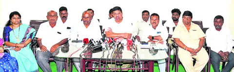 అర్బన్బ్యాంక్పై జెండా ఎగురవేస్తాం