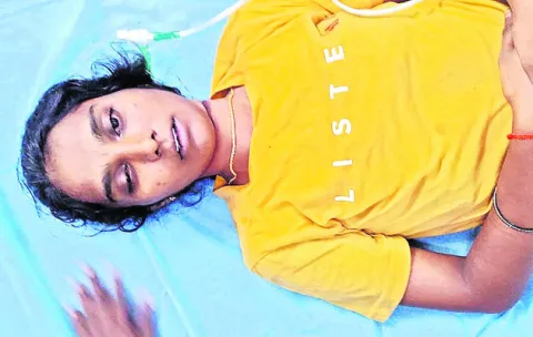 యువతి ఆత్మహత్య