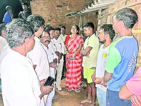 ప్రభుత్వ నిర్లక్ష్యంతోనే గిరిజన విద్యార్థుల మృతి