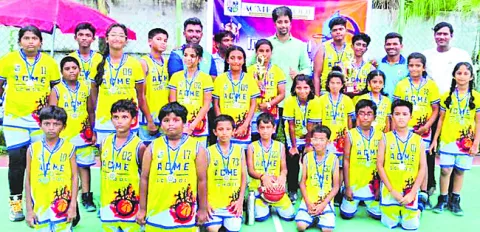 హోరాహోరీగా బాస్కెట్ బాల్ పోటీలు