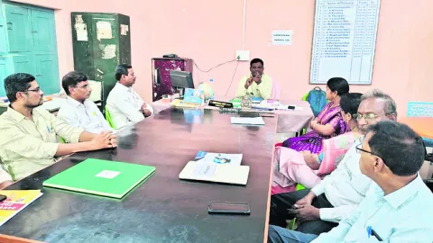 సకాలంలో సిలబస్‌ పూర్తి చేయాలి