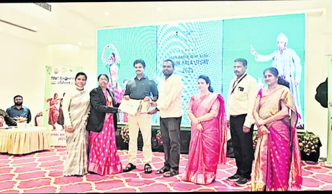 జాతీయ స్థాయి పోటీలకు ఇద్దరు ఉపాధ్యాయులు